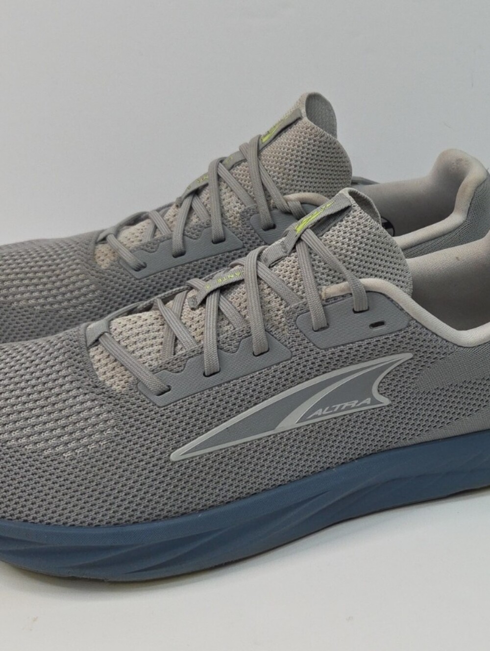 Altra Men's Escalante 4 Grey Mesh Athletic Sneakers Size 10